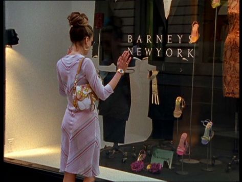 The rise and fall of Barneys, the iconic New York luxury department store teetering on the brink of collapse | Business Insider India Carrie Bradshaw Outfits, Carrie Bradshaw Style, The Cardigans, Nyc Life, Bohol, Sarah Jessica Parker, Carrie Bradshaw, Barneys New York, City Girl