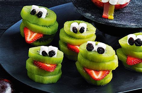 Frog Sandwich For Kids, Frog Food Ideas, Frog Themed Food, Tiana Party, Frog Food, Frog Baby Showers, Frog Birthday Party, Kids Party Snacks, Frog Party