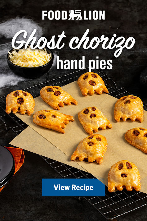 These low-cost savory chorizo hand pies are so good, it’s scary! Pot Roast Sandwiches, Homemade Cookbook, Hand Pie, Halloween Appetizers, Hand Pies, Quick Weeknight Meals, Food Lion, Most Popular Recipes, Seasonal Recipes