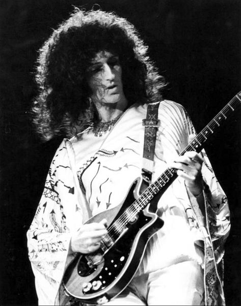 He was glam! Brian May, fluffy angel man, PhD, 1976 by Chris Walter, via catawiki Brain May, Sweet Lord, Best Guitarist, Angel Man, John Deacon, Brian May, Rock N’roll, Old Music, Killer Queen