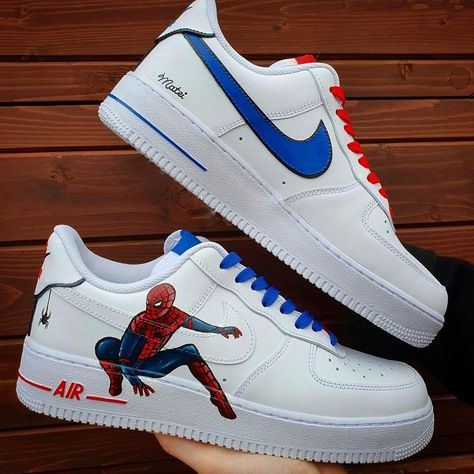 Spider Man Shoes Nike, Spider Man Air Force 1, Spiderman Air Force 1, Spider Man Clothes, Spider Man Shoes, Spiderman Painting, Marvel Shoes, Custom Sneakers Diy, Custom Shoes Diy