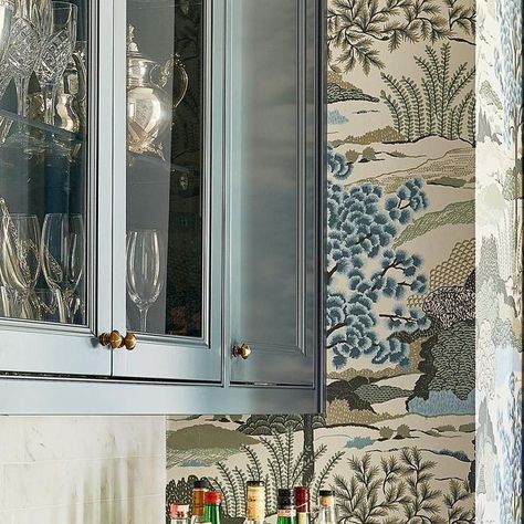 Thibaut on Instagram: "TGIF! 🍸 This elegantly styled bar by @matters_of_style is ready for entertaining. The wallpaper is Daintree, and it’s in stock and ready to ship. Shop in bio. 📸 @_dpphoto_" Bar Area Design, Pantry Wallpaper, Acadian Style Homes, Downstairs Cloakroom, Thibaut Wallpaper, Vero Beach Florida, Home Cinema Room, Butler’s Pantry, Vero Beach Fl