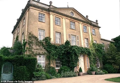 Inside Charles' transformation of Highgrove: When the King bought his Gloucestershire home in 1980, its gardens were a scene of neglect - but the King has turned them into the envy of the world, writes BRIAN HOEY | Daily Mail Online Highgrove House, Angel Strawbridge, Famous Gardens, Holly Tree, Britain Got Talent, Royal Residence, Old Cottage, Spring Trip, Queen Mother