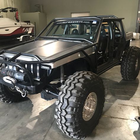 O|||||||O #jeep #xj on 43s @allsouthautosports Jeep Zj, Jeep Xj Mods, Jeep Wj, Cj Jeep, Badass Jeep, Jeep Mods, Trucks Chevy, Jeep Yj, Custom Jeep