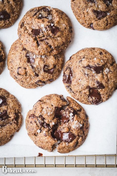 Paleo Chocolate Chip Cookies, Paleo Cookies, Paleo Baking, Vegan Chocolate Chip Cookies, Cookie Recipes Homemade, Cookies Vegan, Paleo Chocolate, Delicious Cookie Recipes, Ginger Cookies