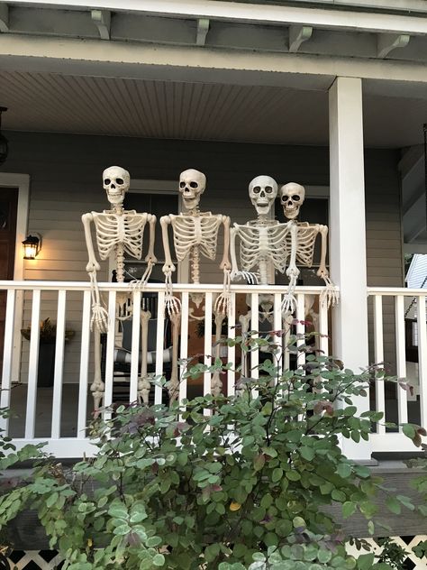 4 Skeleton Friends, The Powerpuff Girls Halloween, 4 Skeletons, Goofy Skeleton, Powerpuff Girls Halloween, Skeletons Funny, Aesthetic Pumpkins, Skeleton Pics, Silly Skeleton