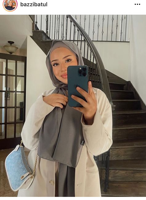 Muslim Girl Outfit, Grey Hijab Outfit, Batul Bazzi, Grey Hijab, Outfit Muslim, Hijab Fashion Summer, Estilo Hijab, Hijabi Fits, Stile Hijab