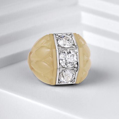 Suzanne Belperron - Fortuna Auction House New York City Bombe Ring, Suzanne Belperron, Chalcedony Ring, Fine Silver Jewelry, Jewellery Marketing, Jewelry Appraisal, Leaf Motif, Silver Jewelry Design, Jewelry Auction