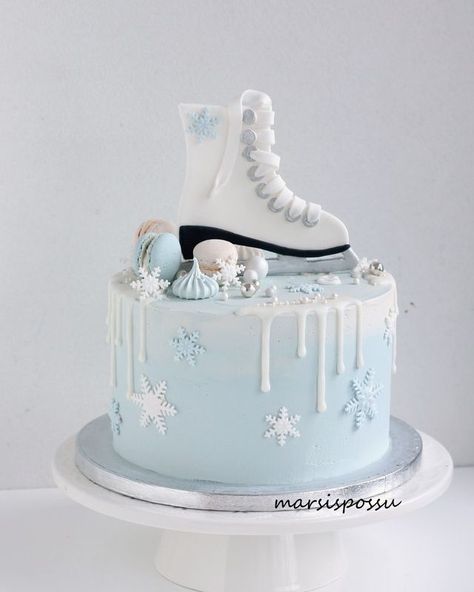 Figure Skating Birthday Party, Winter Cakes Birthday, Ice Skating Cake, Skating Cake, Ice Princess Party, Winter Birthday Themes, Roller Skate Cake, Modern Birthday Cakes, Sports Cakes