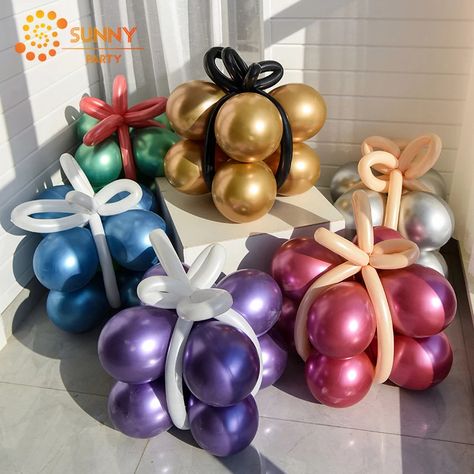 Balloon Props, Ballon Diy, Christmas Balloon Decorations, Matchbox Crafts, Birthday Party Decorations Diy, Christmas Dinner Table, Christmas Balloons, Balloon Gift, Balloon Flowers