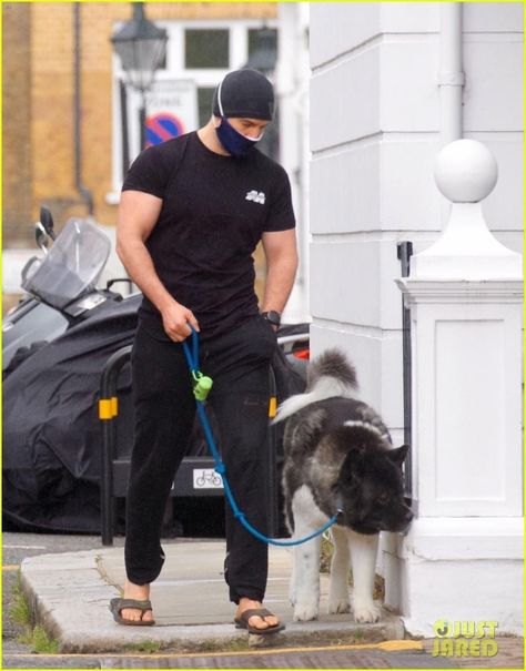 Henry Cavill Dressed Up, Henry Cavill Body Muscle, Henry Cavill And His Dog, Henry Cavill With Dog, Henry Cavill Tumblr, Henry Cavill Shirtless, Hugh Jackman Shirtless Wolverine, Superman Man Of Steel, Henry Williams