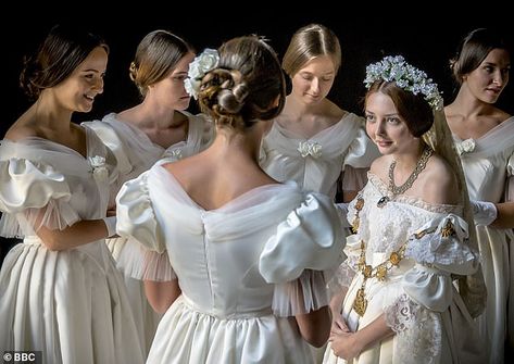 Queen Victoria Hairstyle, Queen Victoria Wedding Dress, Victoria Aesthetic, Queen Victoria Wedding, Victoria Wedding Dress, Princess Lifestyle, Lucy Worsley, Royal Houses, Period Fashion