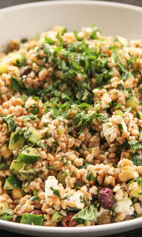 Winter Salad Recipes, Tabbouleh Salad, Winter Meals, Salad With Feta, Olive Salad, Farro Salad, Hearty Salads, Barefoot Contessa, Winter Salad