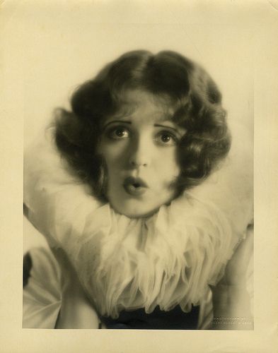 Vintage Goddess, Vintage Photo Album, Clara Bow, Movie Aesthetic, Bette Davis, Poses References, Movie Star, Vintage Portraits, Silent Film