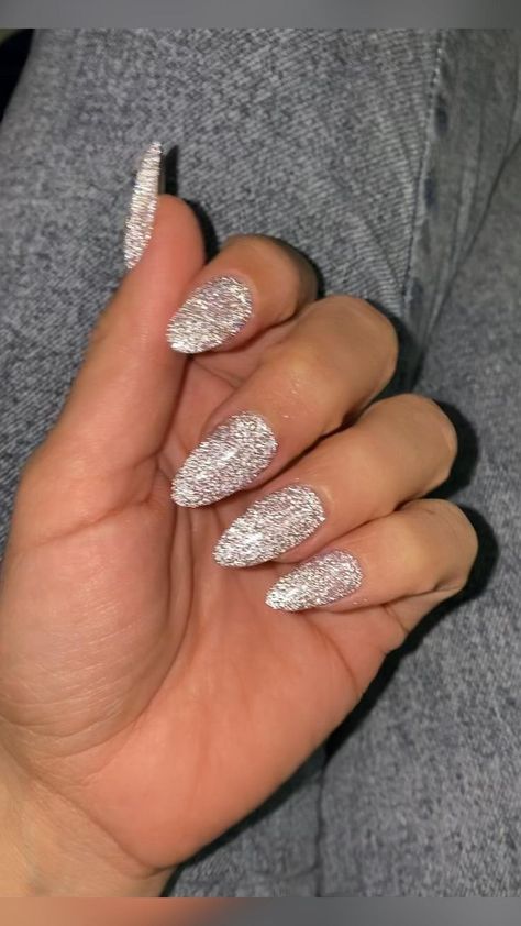 Silver Sparkly Nails, White Sparkle Nails, Silver Sparkle Nails, Flash Nails, Sparkly Acrylic Nails, Silver Acrylic Nails, Prom Nails Silver, Vegas Nails, Silver Nail Art