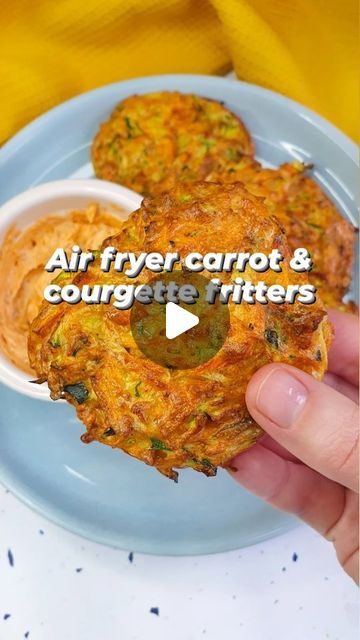 Emily Scott on Instagram: "AIR FRYER CARROT & COURGETTE FRITTERS 🥕🥒. Vegetable fritters are one of my favourite things to cook in the air fryer, they are so quick, easy and always turn out absolutely yummy 😍. Plus hardly any oil is required to get that crispy exterior 👌. This morning I've gone for carrot & courgette fritters, which I served with a smoky chilli yoghurt to dip them into (SO good 🤤), although they're also delicious served with eggs or bacon. ✨️ Top tip: crumble in 20g feta or add 20g grated halloumi to the mixture for a tasty twist! ✨️ Don't have an air fryer? No worries, the fritters can also be pan fried or oven baked, instructions for all 3 methods are below 👇. Recipe (serves 1): 🥕 Grate 1 medium (or half a large) courgette & carrot. I left the skin on the carrot as Air Fryer Courgette, Fritters Recipe Vegetables, Airfryer Vegetables Recipes, Grated Halloumi, Air Fryer Carrots Recipe, Airfryer Breakfast, Courgette Fritters, Carrot Fritters, Courgette Fritter