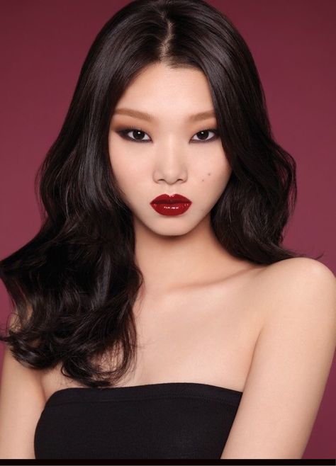 🔆 Yoon Young Bae, Monolid Makeup, Dramatic Eye Makeup, Dramatic Eyes, Long Dark Hair, Asian Eyes, Asian Eye Makeup, Model Face, Diy Beauty Hacks