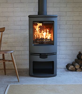 Charnwood Arc 5 wood burning stove- Charnwood Stoves Modern Wood Burning Stoves, Modern Stoves, Inset Stoves, Wood Burners, Stoves For Sale, Wood Heater, Multi Fuel Stove, Log Burner, Wood Burner