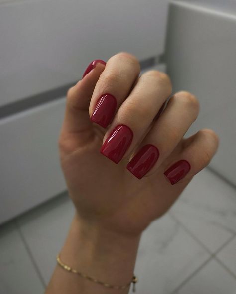 Office Outfit With Jeans, Square Red French Tip Nails, Dark Red Square Nails, Square Acrylic Nails Red, Elegant Square Nails, Red Nails Square, Square Nails Red, Nails Light Pink, Fake Nails White