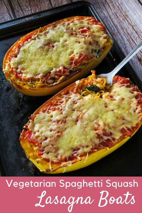 A scrumptious vegetable-packed lasagna-like dish with layers of marinara sauce, spinach, feta and sweet spaghetti squash noodles. Make it vegetarian or not. Spaghetti Squash Lasagna Boats, Lasagna Boats, Squash Lasagne, Sweet Spaghetti, Spaghetti Squash Boat, Spaghetti Squash Noodles, Spaghetti Squash Lasagna, Vegetarian Spaghetti, Pasta Substitute