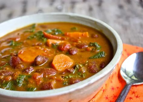 Curried Kidney Bean Stew [Vegan] - One Green Planet Bean Stew Vegan, Kidney Bean Stew, Stew Vegan, Vegan Shrimp, Healthy Chocolate Chip Cookies, Kidney Bean, Butter Pasta, Healthy Chocolate Chip, Bean Stew