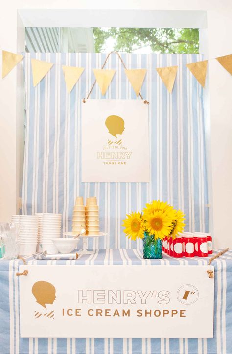 first birthday ice cream party (click through for more pics and ideas) First Birthday Ice Cream, Ice Cream Birthday Party Theme, Lay Baby Lay, Combined Birthday Parties, Birthday Ice Cream, Ice Cream Party Decorations, Ice Cream Birthday Party, Ice Cream Theme, Ice Cream Birthday