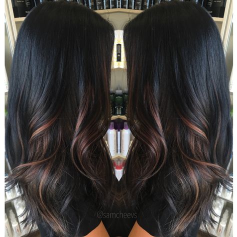 Ombre for dark hair // highlights for black hair Dark Ombre Hair, Balayage Hair Dark, Black Hair With Highlights, Dark Hair With Highlights, Hair Dark, Ombre Hair Color, Hair Color And Cut, Dark Brown Hair, Brunette Hair