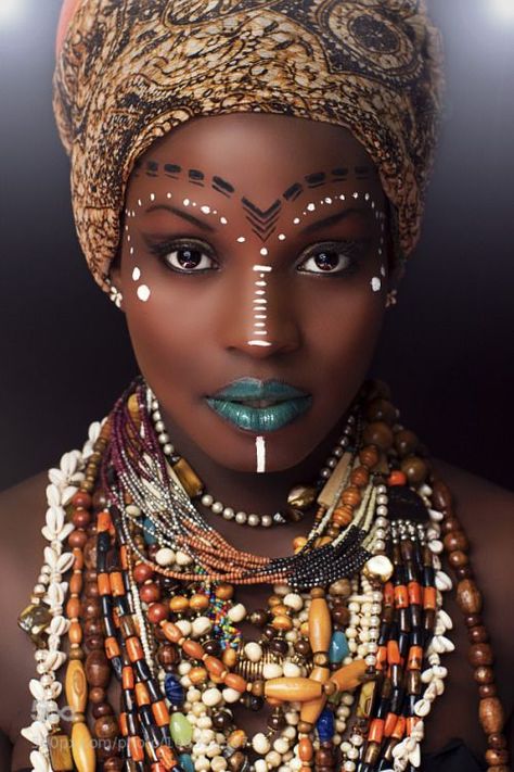 African Face Paint, African Makeup, Halloweenský Makeup, Afrique Art, Afro Art, African Beauty, Black Women Art, Photography Women, Face Art