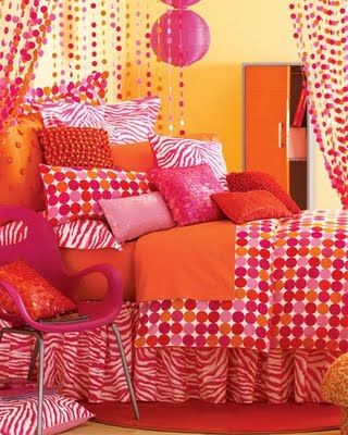 Pink, orange, and yellow bedroom. Pink And Orange Decor, Orange Bedroom Decor, Bedroom Yellow, Traditional Bedding, Beige Bed Linen, Orange Rooms, Orange Bedroom, Bedroom Orange, White Linen Bedding