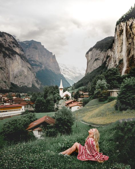 The Ultimate Switzerland Road Trip Itinerary - CHARLIES WANDERINGS Switzerland Road Trip, Beautiful Hikes, Most Asked Questions, Road Trip Planning, Beautiful Castles, Taking Photos, Road Trip Itinerary, Water Activities, Beautiful Mountains