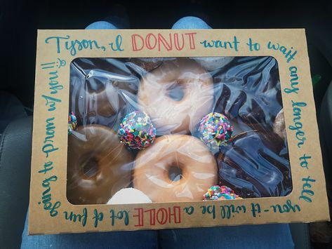 Donut Dance Proposal, Prom Acceptance Posters, Prom Yes Response, Prom Responses, Prom Answers, Dance Response Ideas, Prom Response Ideas, Dance Responses, Dance Answers