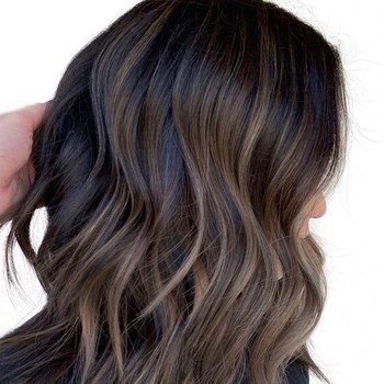 "Toasty Melt” Hair Color Is the New Blonde Balayage for Summer | Allure Ash Brunette Hair Color, Blonde Caramel Highlights, Ash Brunette, Color Melting Hair, Honey Blond, Dyed Hair Pastel, Balayage Blond, Blond Balayage, Balayage Hair Dark