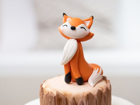 "Fondant Fox cake topper : - The topper  is about 4 inches DETAILS: - Made from high quality sugar paste / fondant - Can be eaten - but  Therefore, the main purpose of the figures are for decoration, not for eating.  - All cake toppers are handmade so they may differ slightly in color and shape HOW TO STORE THEM AND HOW LONG THEY LAST : - Once you receive your toppers please unwrap them from all the bubble wrap and keep them at room temperature up to four months - Do not put them  in the fridge Woodland Cake Birthday, Forest Theme Cakes, Woodland Birthday Cake, Fondant Leaves, Fox Cake Toppers, Woodland Cake Topper, Deer Cakes, Fox Cake, Woodland Cake