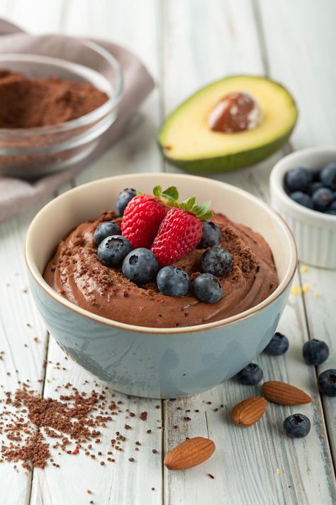 5-Minute Raw Chocolate Avocado Pudding Recipe Creamy Chocolate Dessert, Baked Chocolate Pudding, Chocolate Avocado Pudding, Vegan Tacos Recipes, Healthy Chocolate Pudding, Vegan Chocolate Pudding, Raw Cheesecake, Avocado Dessert, Avocado Chocolate Pudding