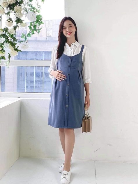 Pregnant Clothes Dress, Maternity Overall Dress, Dangri Dress, Pregnant Women Fashion, Maternity Work Wear, Cute Maternity Dresses, Dresses For Pregnant Women, Women Dress Online, Clothes For Pregnant Women