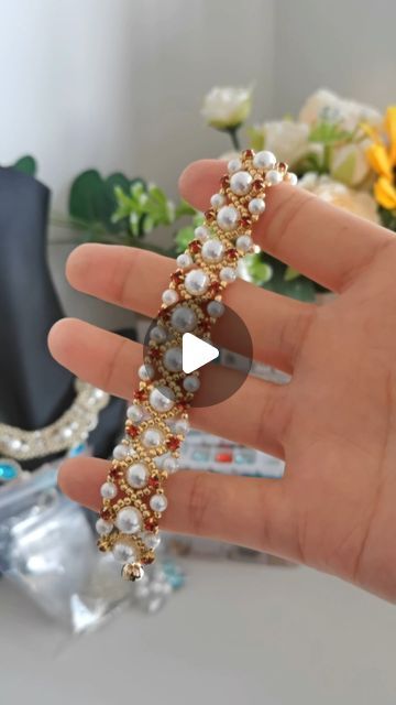 Bracelet For Beginners, Beading Tutorial, Handmade Beaded Jewelry, Gorgeous Bracelet, Pearl Bracelet, Handmade Bracelets, New Design, Seed Beads, Beaded Jewelry