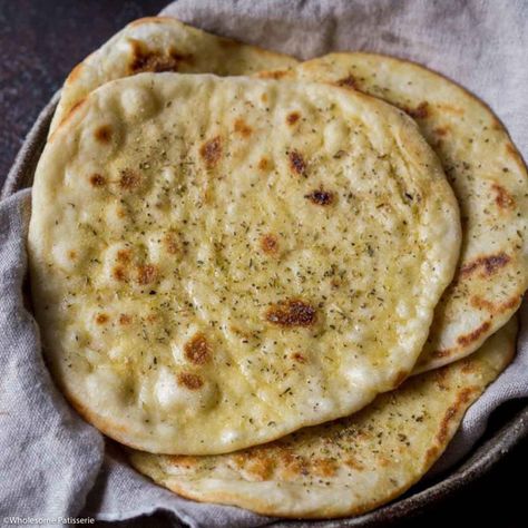 Quick Garlic and Herb Flat Bread - Wholesome Patisserie Herb Flatbread, Homemade Curry Sauce, Flat Bread Recipes, Flat Bread Recipe, Garlic Flatbread, Easy Flatbread Recipes, Easy Flatbread, Homemade Curry, Flatbread Recipe