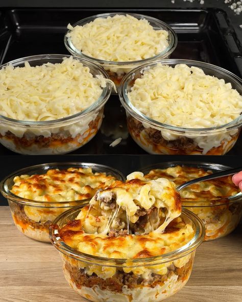 Hearty Pasta Bake with Minced Meat and Vegetables - Greenku Recipes Pasta With Minced Meat, Cheesy Baked Pasta, Potato Gratin Recipe, Homemade Comfort Food, Meat And Vegetables, Meat Pasta, Baked Pasta, Cheesy Sauce, Hearty Dinner