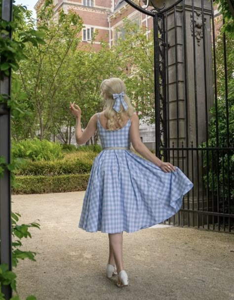 1950s Housewife Fashion, Gingham Midi Dress, The Pretty Dress Company, 50s Outfits, Perfect Summer Day, Summer Day Dresses, 1950s Outfits, Stylish Short Dresses, Normal Clothes