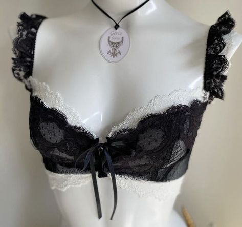 Black Bra Outfit, Bra Outfit, Cute Bras, Pretty Lingerie, Black Bra, Mode Inspiration, Dream Clothes, Fancy Dresses, Aesthetic Clothes