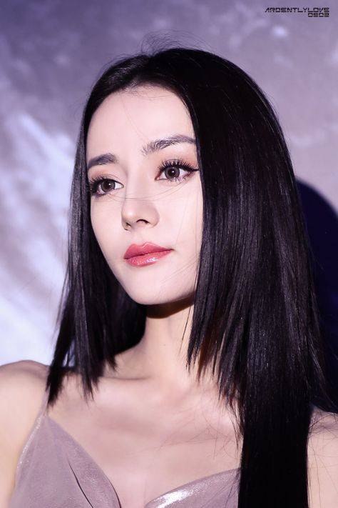 Graduation Look, Brand Event, Dilraba Dilmurat, Healthy Hair Tips, Makeup Eye Looks, Kpop Bts, Girls Fashion, Ulzzang Girl, Hair Hacks