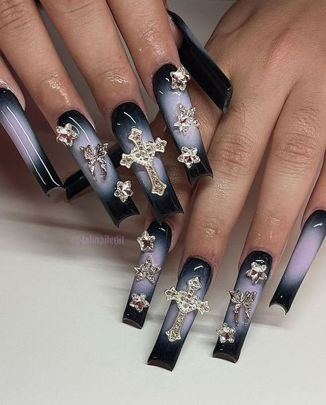 Acrylic Nails Dark Colors, Black Freestyle Nails, Concert Nails Ideas, Nail Long, Y2k Nail, Concert Nails, Nails Y2k, Star Nail, Punk Nails