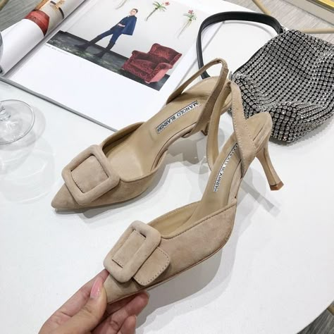 Designer Work Shoes, Manolo Blahnik Maysale, Everyday Heels, Top Women Shoes, Shoes Heels Classy, Shoes World, Cute Slippers, Blahnik Shoes, Lace Heels