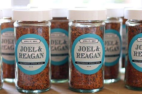 Spice Wedding Favors, Diy Wedding Favours, Bbq Invite, Wedding Favour Ideas, Steak Spice, Queens Wedding, Wedding Favour Jars, Bbq Spice, Favour Ideas