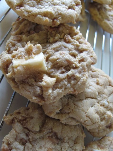 kiss cookbook: White Chocolate Butterscotch Cookies Chocolate Butterscotch Cookies, Butterscotch Cookies, Just Saying, How To Make Chocolate, White Chocolate, Kiss, White