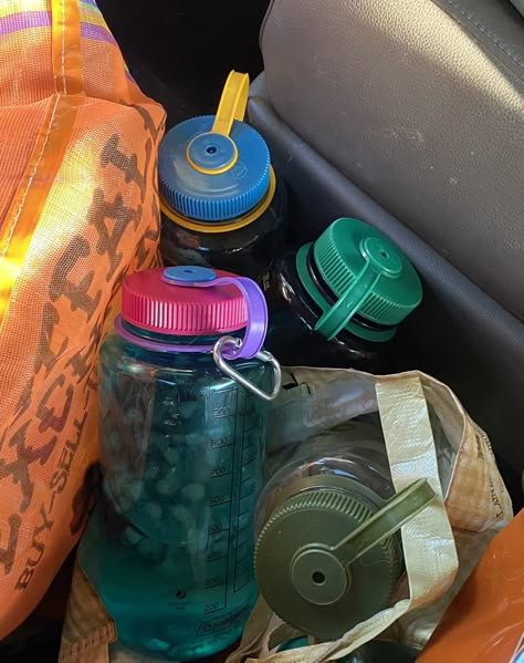 Hiking Water Bottle Aesthetic, Nalgene Water Bottle Aesthetic, 12 Grapes, Aesthetic Water Bottle, Camp Aesthetic, Camping Aesthetic, Camp Vibes, Camp Counselor, Granola Girl