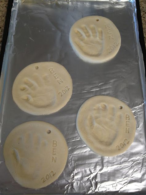 The Baker Family: The Good, the Bad and the Unexpected...: The Good: Salt Dough Ornaments Infant Salt Dough Ornaments, Salt Dough Fathers Day Gifts, Salt Dough Christmas Ornaments, Salt Dough Recipe, Handprint Ornaments, Salt Dough Ornaments, Dough Ornaments, Cadeau Parents, Homemade Ornaments