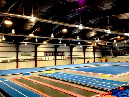 Cheer Gym Lobby Ideas, Cheerleading Gym Design, Cheer Gym Aesthetic, Cheer Gym Layout, Cheer Gym, Crazy Faith, Dream Gym, School Building Design, Gymnastics Gym