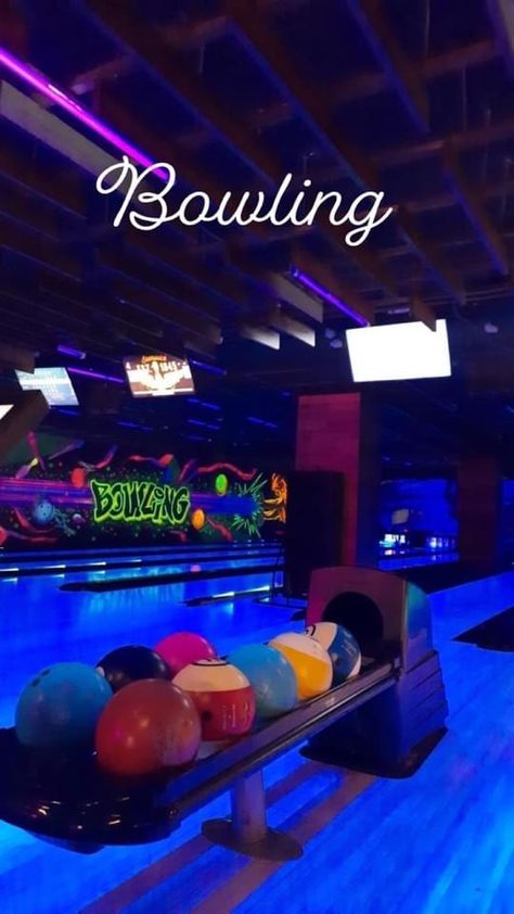 Bowling Pictures, Party Night Club Aesthetic, Night Rides Snapchat, Blur Image Background, Good Night Love Messages, Easy Love Drawings, Artsy Photos, Beautiful Scenery Pictures, Cute Instagram Pictures