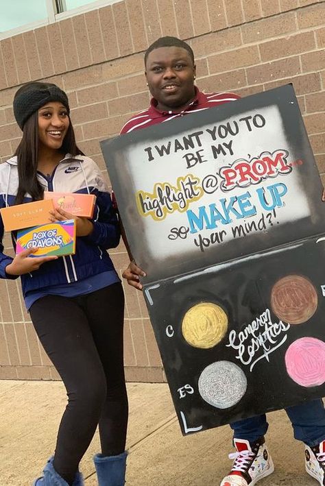 Prom Proposal Ideas, Asking To Homecoming, Creative Prom Proposal Ideas, Street Advertising, Girlfriend Proposal, For Your Crush, Cute Promposals, Prom Posters, Cute Homecoming Proposals